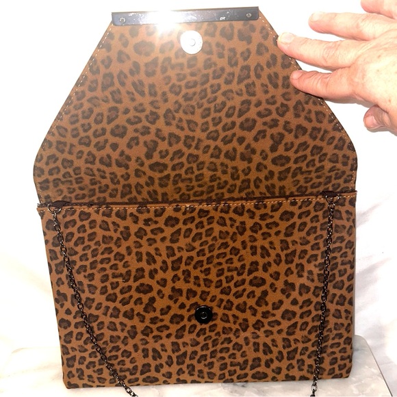 Bam Forever Cheetah Print Envelope Purse Chain Strap - Picture 3 of 8